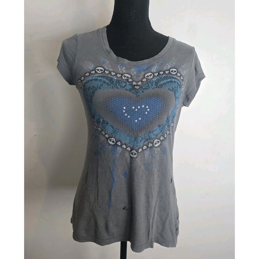 Vintage Y2K T-Shirt Women Small Skull Heart Distressed Goth Punk Grunge Biker